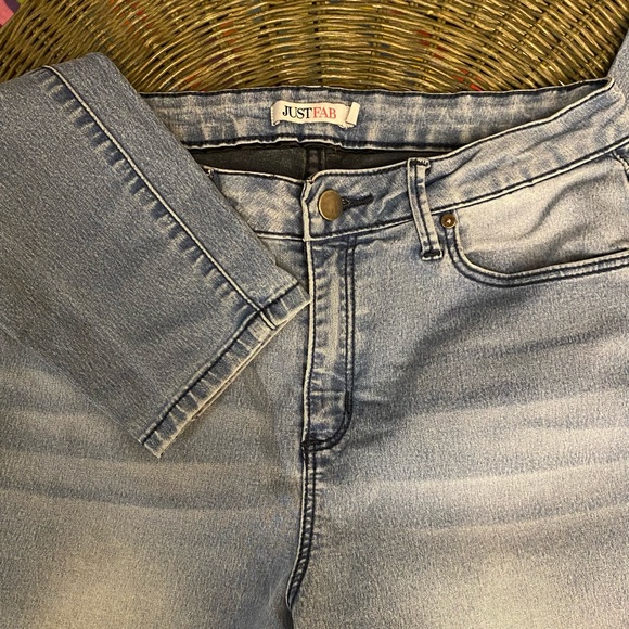 JustFab stretchy jeans / jeggings Size 29 - Picture 2 of 4